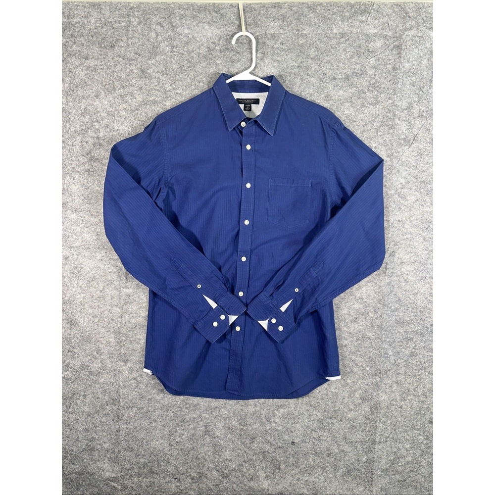Banana Republic Button Up Shirt Mens Med 15-15 1/2 Soft Wash Blue Stripes Casual